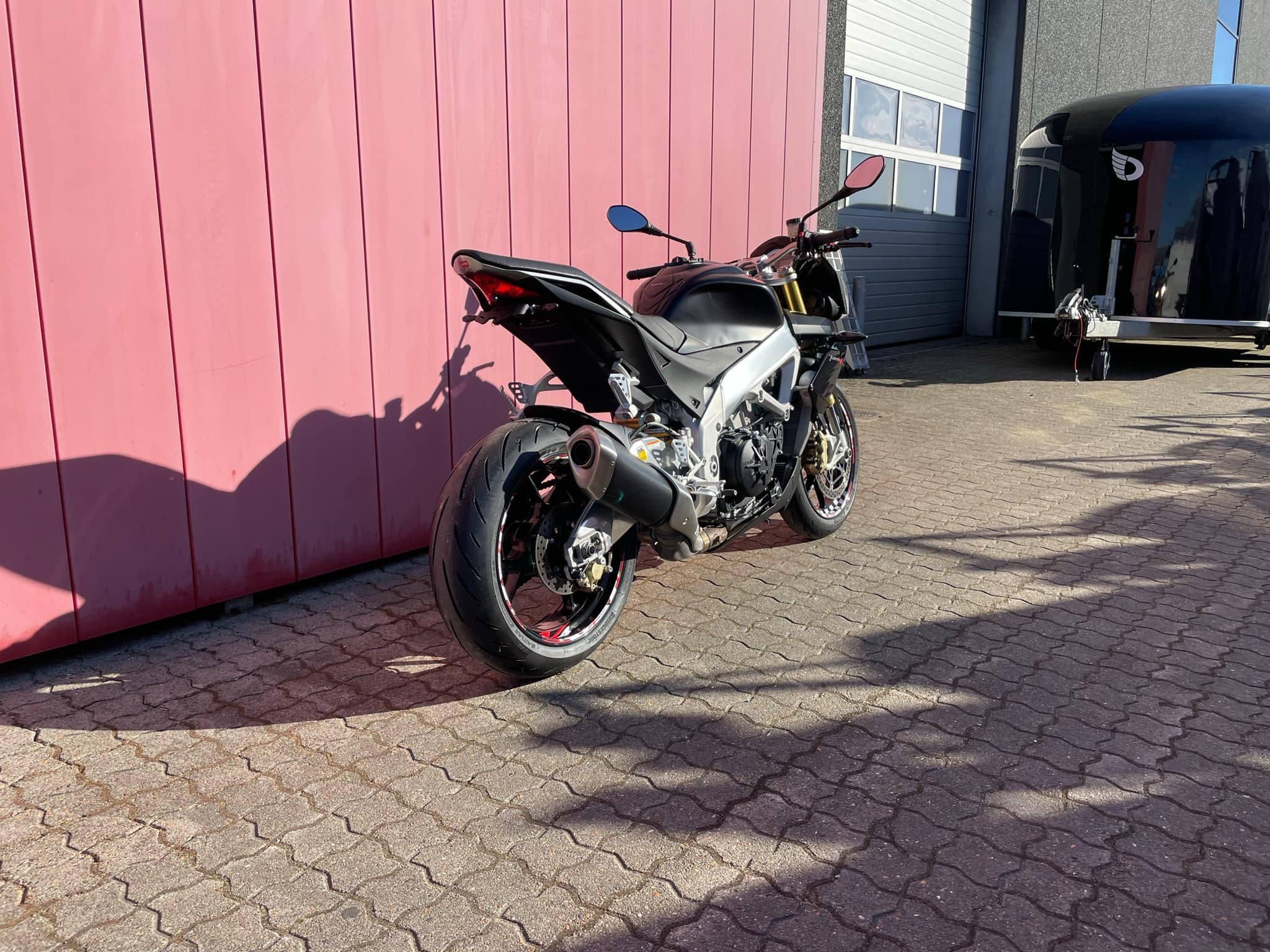 Aprilia Tuono V4 R 2016 - Billede 4