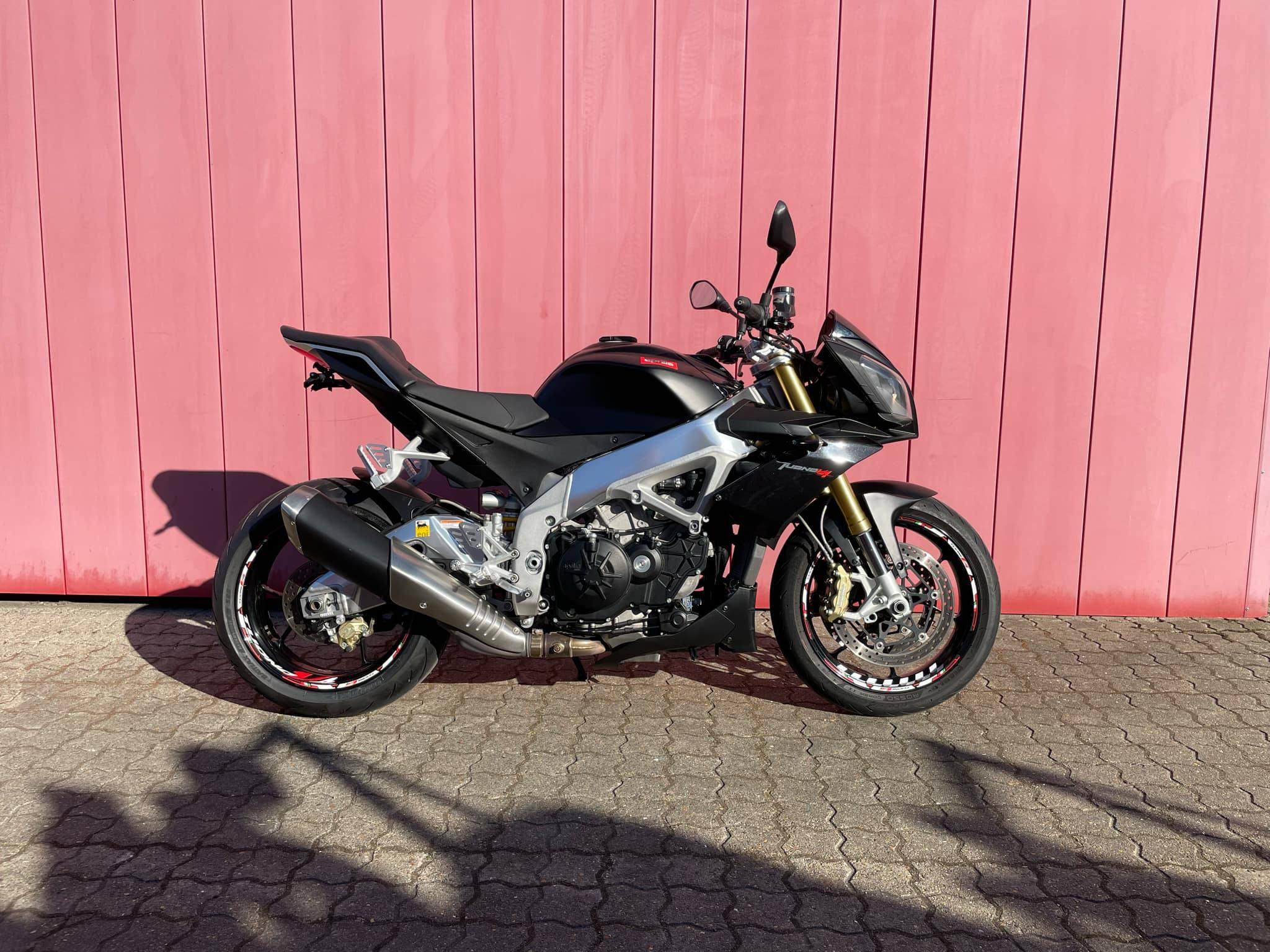 Aprilia Tuono V4 R 2016