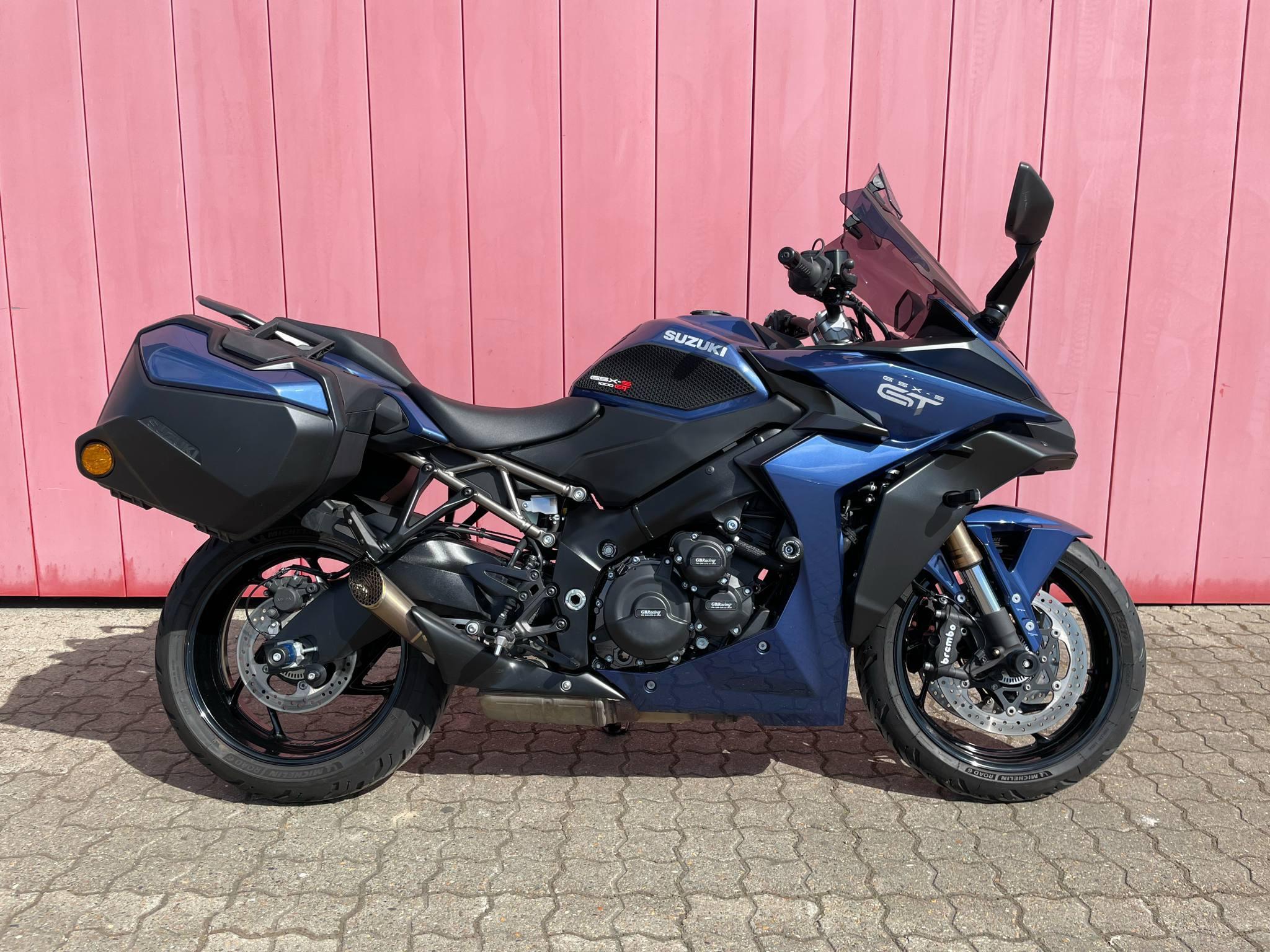 Suzuki GSXS 1000 GT 2022
