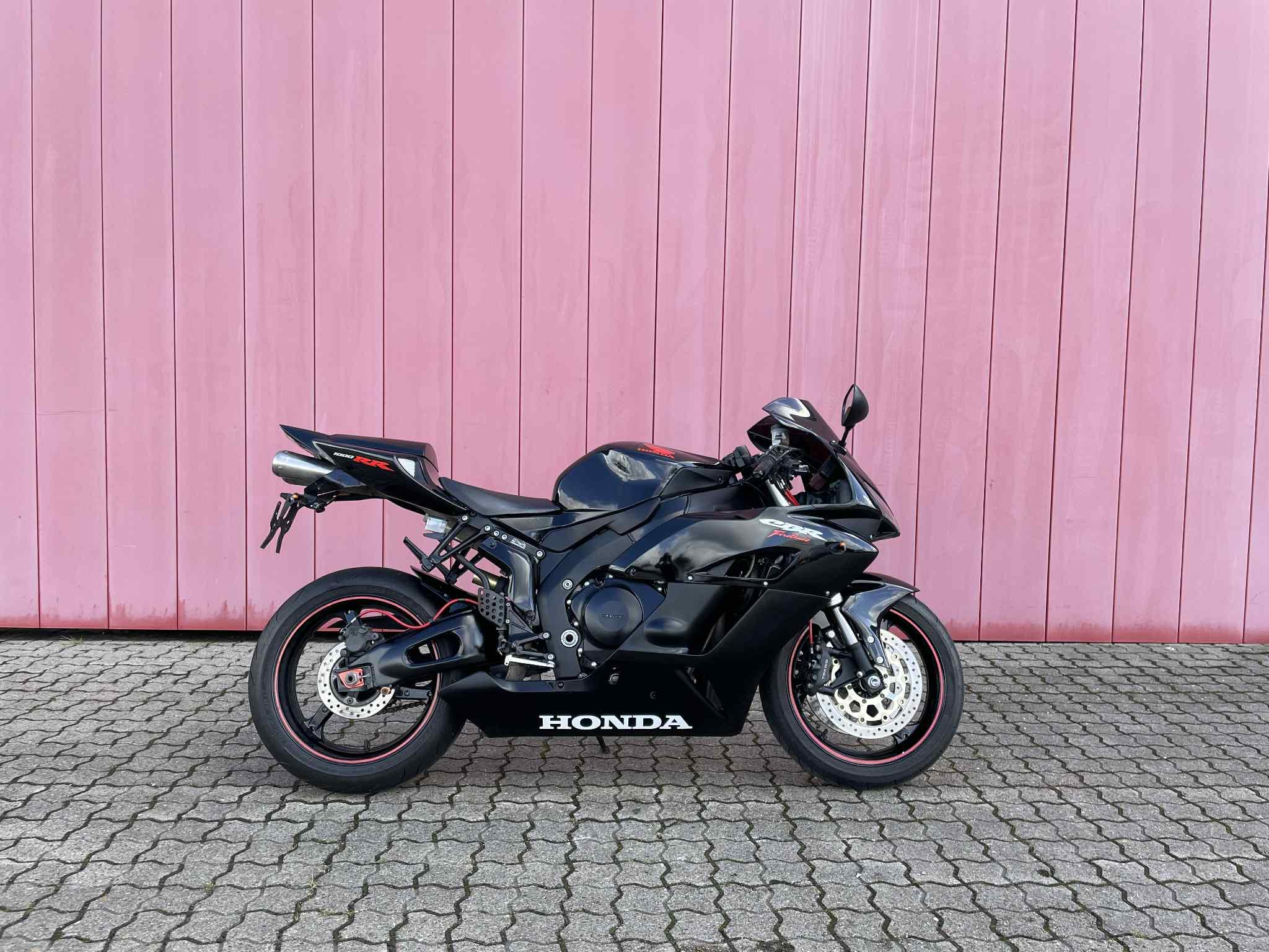 Honda CBR 1000 RR Fireblade 2005