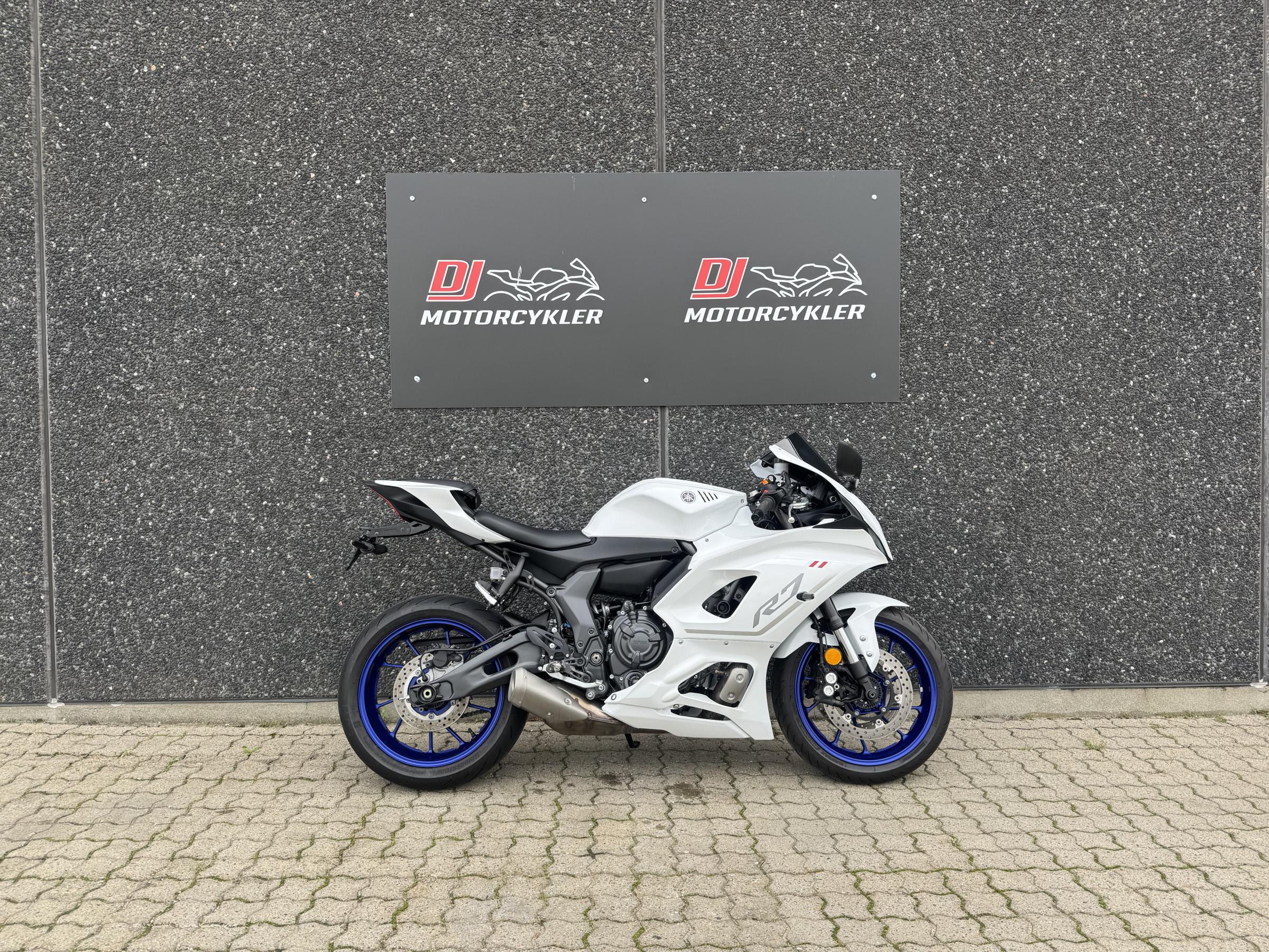 Yamaha YZF R7 2023
